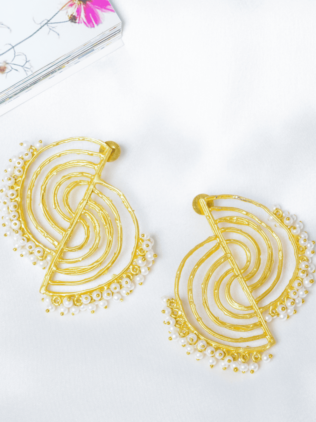 Half a Circle Pearl Earrings - QUEENS JEWELS